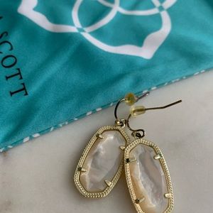 Kendra Scott Elle Earrings